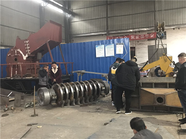 1600型<a href='https://www.shuangxingchina.com' target='_blank'><span>金属破碎机</span></a>设备采购到厂考察