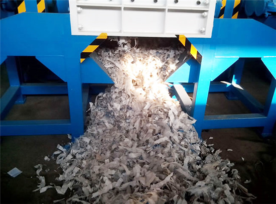 Operation effect of woven bag shredder