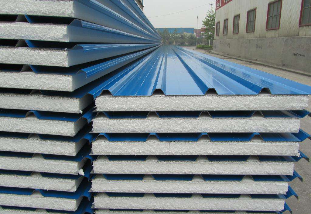 Crushing and crushing treatment of colored steel tiles